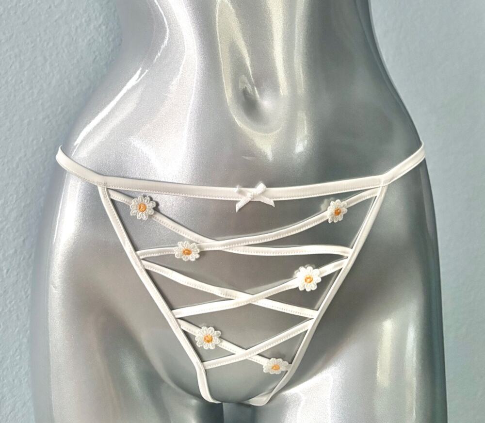 Victoria's Secret V String Panty Dream Angels Ouvert Daisy Chain New